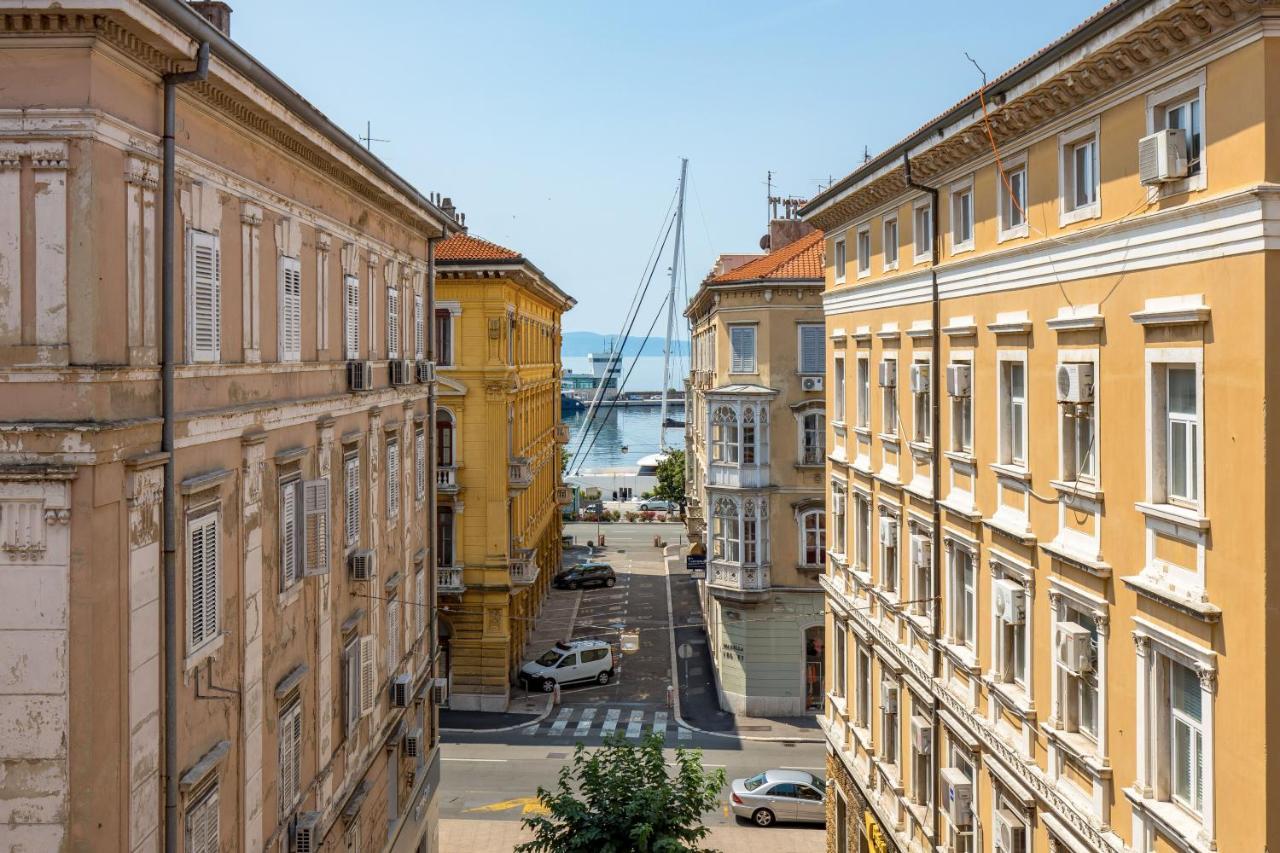 Apartments Diego Rijeka Bagian luar foto