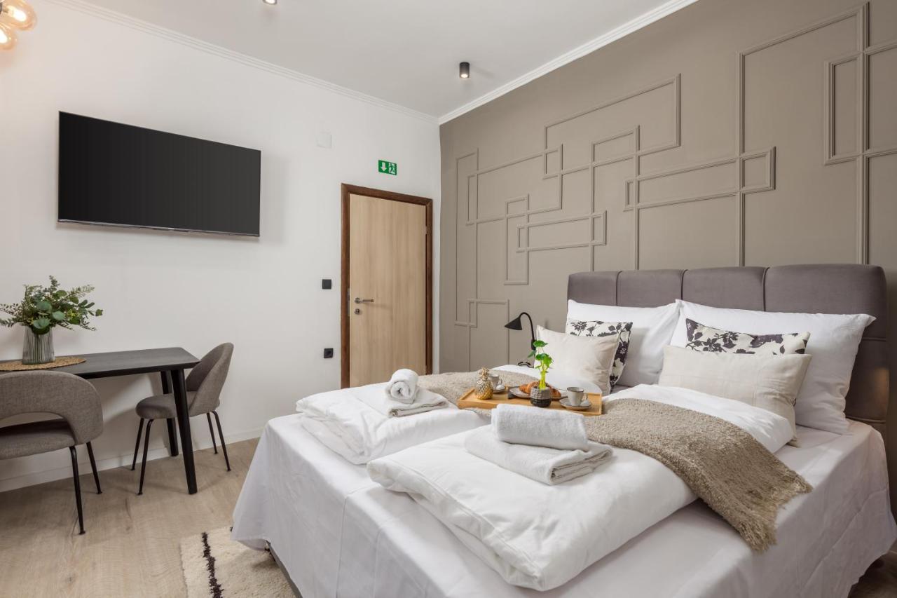 Apartments Diego Rijeka Bagian luar foto
